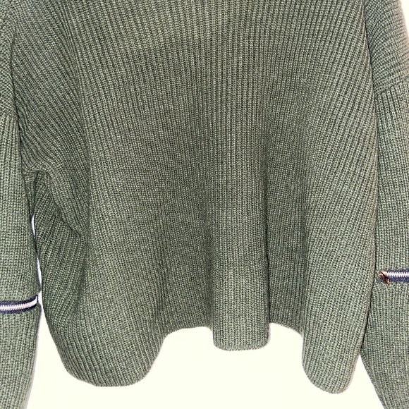 [2-Piece] Cropped Knit Sweaters | White + Green - Picture 5 of 15